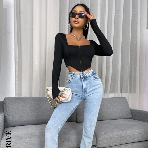 NWOT SHEIN SHEIN Privé Hook And Eye Asymmetrical Hem Crop Tee black small - Picture 5 of 11